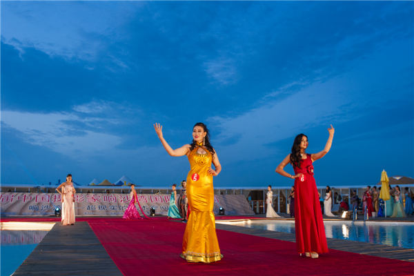 响沙湾,沙漠,度假地,景区,旅游,图片,照片,摄影,内蒙古响沙湾,内蒙古旅游,鄂尔多斯市旅游,莲花酒店,莲花度假酒店,莲沙度假岛,福沙度假岛,悦沙休闲岛,仙沙休闲岛,一粒沙度假村,在线预订,预定,旅行社,AAAAA,5A级旅游景区,库布齐,库布其沙漠,库布其旅游