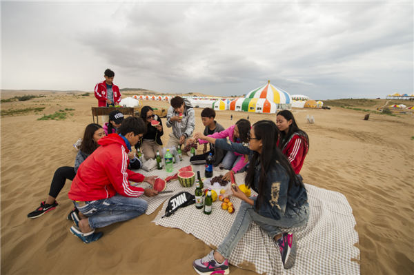 响沙湾,沙漠,度假地,景区,旅游,图片,照片,摄影,内蒙古响沙湾,内蒙古旅游,鄂尔多斯市旅游,莲花酒店,莲花度假酒店,莲沙度假岛,福沙度假岛,悦沙休闲岛,仙沙休闲岛,一粒沙度假村,在线预订,预定,旅行社,AAAAA,5A级旅游景区,库布齐,库布其沙漠,库布其旅游