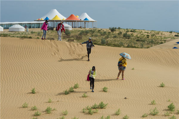 响沙湾,沙漠,度假地,景区,旅游,图片,照片,摄影,内蒙古响沙湾,内蒙古旅游,鄂尔多斯市旅游,莲花酒店,莲花度假酒店,莲沙度假岛,福沙度假岛,悦沙休闲岛,仙沙休闲岛,一粒沙度假村,在线预订,预定,旅行社,AAAAA,5A级旅游景区,库布齐,库布其沙漠,库布其旅游