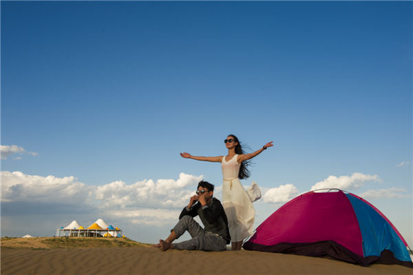 响沙湾,沙漠,度假地,景区,旅游,图片,照片,摄影,内蒙古响沙湾,内蒙古旅游,鄂尔多斯市旅游,莲花酒店,莲花度假酒店,莲沙度假岛,福沙度假岛,悦沙休闲岛,仙沙休闲岛,一粒沙度假村,在线预订,预定,旅行社,AAAAA,5A级旅游景区,库布齐,库布其沙漠,库布其旅游