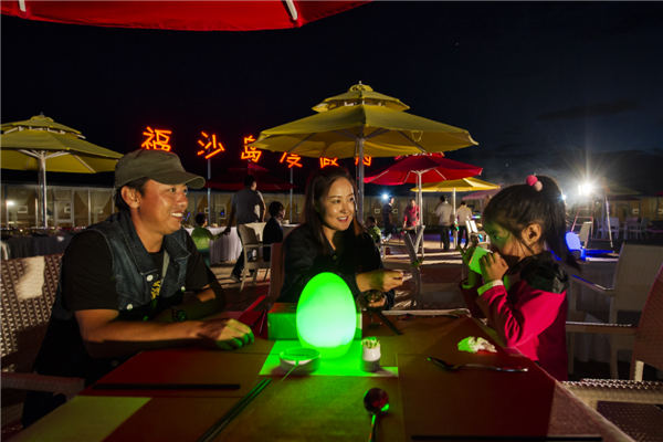 响沙湾,沙漠,度假地,景区,旅游,图片,照片,摄影,内蒙古响沙湾,内蒙古旅游,鄂尔多斯市旅游,莲花酒店,莲花度假酒店,莲沙度假岛,福沙度假岛,悦沙休闲岛,仙沙休闲岛,一粒沙度假村,在线预订,预定,旅行社,AAAAA,5A级旅游景区,库布齐,库布其沙漠,库布其旅游