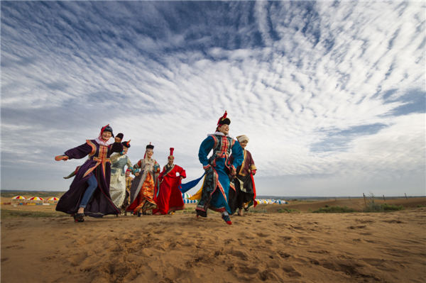 响沙湾,沙漠,度假地,景区,旅游,图片,照片,摄影,内蒙古响沙湾,内蒙古旅游,鄂尔多斯市旅游,莲花酒店,莲花度假酒店,莲沙度假岛,福沙度假岛,悦沙休闲岛,仙沙休闲岛,一粒沙度假村,在线预订,预定,旅行社,AAAAA,5A级旅游景区,库布齐,库布其沙漠,库布其旅游