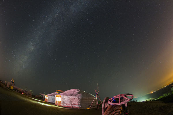 响沙湾,沙漠,度假地,景区,旅游,图片,照片,摄影,内蒙古响沙湾,内蒙古旅游,鄂尔多斯市旅游,莲花酒店,莲花度假酒店,莲沙度假岛,福沙度假岛,悦沙休闲岛,仙沙休闲岛,一粒沙度假村,在线预订,预定,旅行社,AAAAA,5A级旅游景区,库布齐,库布其沙漠,库布其旅游