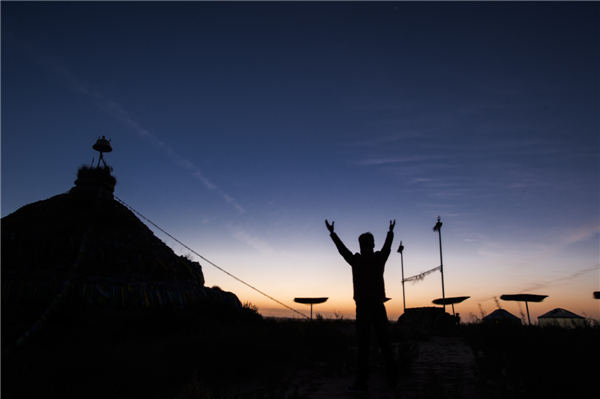 响沙湾,沙漠,度假地,景区,旅游,图片,照片,摄影,内蒙古响沙湾,内蒙古旅游,鄂尔多斯市旅游,莲花酒店,莲花度假酒店,莲沙度假岛,福沙度假岛,悦沙休闲岛,仙沙休闲岛,一粒沙度假村,在线预订,预定,旅行社,AAAAA,5A级旅游景区,库布齐,库布其沙漠,库布其旅游