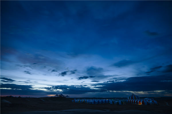 响沙湾,沙漠,度假地,景区,旅游,图片,照片,摄影,内蒙古响沙湾,内蒙古旅游,鄂尔多斯市旅游,莲花酒店,莲花度假酒店,莲沙度假岛,福沙度假岛,悦沙休闲岛,仙沙休闲岛,一粒沙度假村,在线预订,预定,旅行社,AAAAA,5A级旅游景区,库布齐,库布其沙漠,库布其旅游