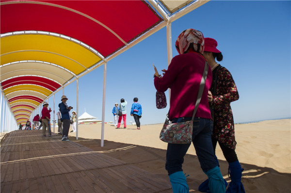 响沙湾,沙漠,度假地,景区,旅游,图片,照片,摄影,内蒙古响沙湾,内蒙古旅游,鄂尔多斯市旅游,莲花酒店,莲花度假酒店,莲沙度假岛,福沙度假岛,悦沙休闲岛,仙沙休闲岛,一粒沙度假村,在线预订,预定,旅行社,AAAAA,5A级旅游景区,库布齐,库布其沙漠,库布其旅游