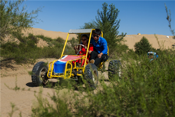 响沙湾,沙漠,度假地,景区,旅游,图片,照片,摄影,内蒙古响沙湾,内蒙古旅游,鄂尔多斯市旅游,莲花酒店,莲花度假酒店,莲沙度假岛,福沙度假岛,悦沙休闲岛,仙沙休闲岛,一粒沙度假村,在线预订,预定,旅行社,AAAAA,5A级旅游景区,库布齐,库布其沙漠,库布其旅游