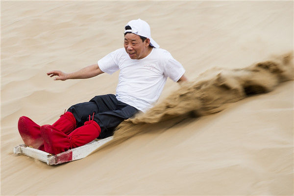 响沙湾,沙漠,度假地,景区,旅游,图片,照片,摄影,内蒙古响沙湾,内蒙古旅游,鄂尔多斯市旅游,莲花酒店,莲花度假酒店,莲沙度假岛,福沙度假岛,悦沙休闲岛,仙沙休闲岛,一粒沙度假村,在线预订,预定,旅行社,AAAAA,5A级旅游景区,库布齐,库布其沙漠,库布其旅游