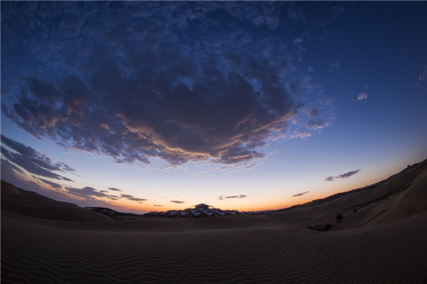 响沙湾,沙漠,度假地,景区,旅游,图片,照片,摄影,内蒙古响沙湾,内蒙古旅游,鄂尔多斯市旅游,莲花酒店,莲花度假酒店,莲沙度假岛,福沙度假岛,悦沙休闲岛,仙沙休闲岛,一粒沙度假村,在线预订,预定,旅行社,AAAAA,5A级旅游景区,库布齐,库布其沙漠,库布其旅游