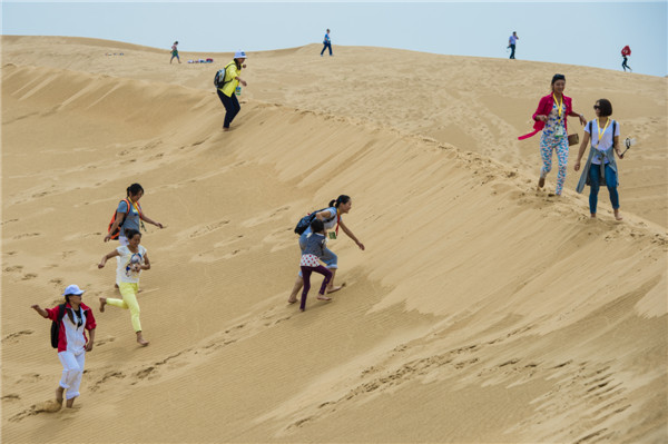 响沙湾,沙漠,度假地,景区,旅游,图片,照片,摄影,内蒙古响沙湾,内蒙古旅游,鄂尔多斯市旅游,莲花酒店,莲花度假酒店,莲沙度假岛,福沙度假岛,悦沙休闲岛,仙沙休闲岛,一粒沙度假村,在线预订,预定,旅行社,AAAAA,5A级旅游景区,库布齐,库布其沙漠,库布其旅游