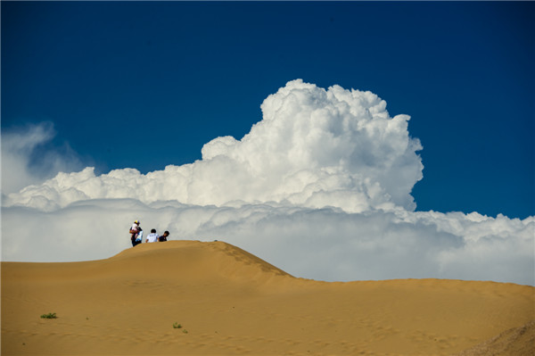 响沙湾,沙漠,度假地,景区,旅游,图片,照片,摄影,内蒙古响沙湾,内蒙古旅游,鄂尔多斯市旅游,莲花酒店,莲花度假酒店,莲沙度假岛,福沙度假岛,悦沙休闲岛,仙沙休闲岛,一粒沙度假村,在线预订,预定,旅行社,AAAAA,5A级旅游景区,库布齐,库布其沙漠,库布其旅游