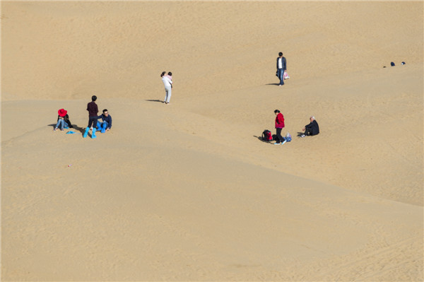 响沙湾,沙漠,度假地,景区,旅游,图片,照片,摄影,内蒙古响沙湾,内蒙古旅游,鄂尔多斯市旅游,莲花酒店,莲花度假酒店,莲沙度假岛,福沙度假岛,悦沙休闲岛,仙沙休闲岛,一粒沙度假村,在线预订,预定,旅行社,AAAAA,5A级旅游景区,库布齐,库布其沙漠,库布其旅游