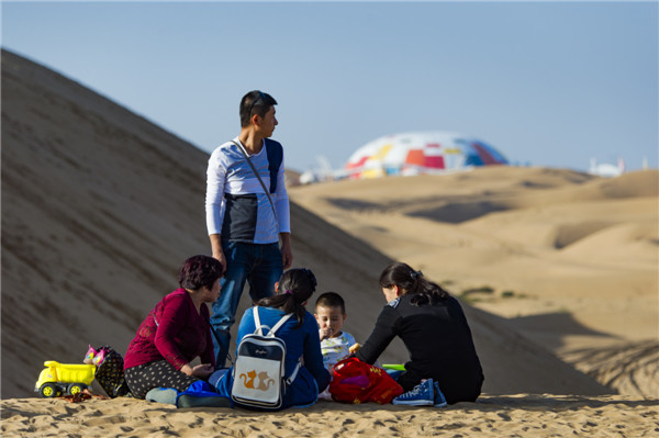 响沙湾,沙漠,度假地,景区,旅游,图片,照片,摄影,内蒙古响沙湾,内蒙古旅游,鄂尔多斯市旅游,莲花酒店,莲花度假酒店,莲沙度假岛,福沙度假岛,悦沙休闲岛,仙沙休闲岛,一粒沙度假村,在线预订,预定,旅行社,AAAAA,5A级旅游景区,库布齐,库布其沙漠,库布其旅游