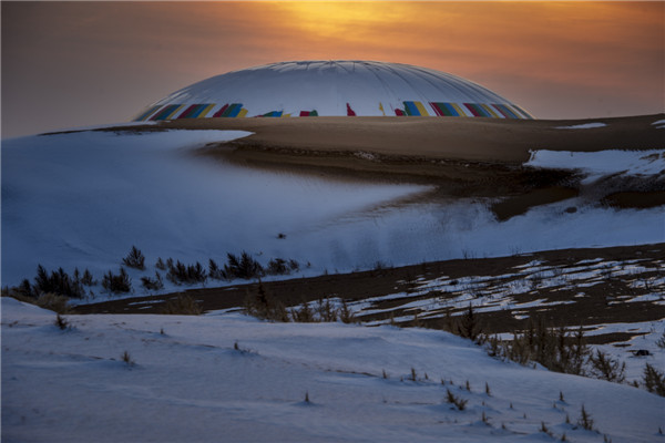 响沙湾,沙漠,度假地,景区,旅游,图片,照片,摄影,内蒙古响沙湾,内蒙古旅游,鄂尔多斯市旅游,莲花酒店,莲花度假酒店,莲沙度假岛,福沙度假岛,悦沙休闲岛,仙沙休闲岛,一粒沙度假村,在线预订,预定,旅行社,AAAAA,5A级旅游景区,库布齐,库布其沙漠,库布其旅游