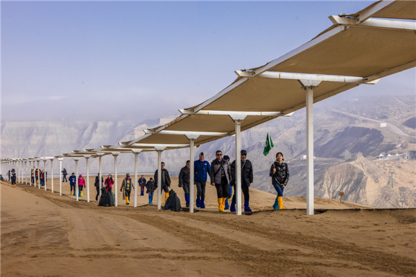 响沙湾,沙漠,度假地,景区,旅游,图片,照片,摄影,内蒙古响沙湾,内蒙古旅游,鄂尔多斯市旅游,莲花酒店,莲花度假酒店,莲沙度假岛,福沙度假岛,悦沙休闲岛,仙沙休闲岛,一粒沙度假村,在线预订,预定,旅行社,AAAAA,5A级旅游景区,库布齐,库布其沙漠,库布其旅游