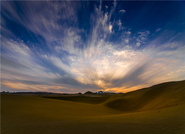 响沙湾,沙漠,度假地,景区,旅游,图片,照片,摄影,内蒙古响沙湾,内蒙古旅游,鄂尔多斯市旅游,莲花酒店,莲花度假酒店,莲沙度假岛,福沙度假岛,悦沙休闲岛,仙沙休闲岛,一粒沙度假村,在线预订,预定,旅行社,AAAAA,5A级旅游景区,库布齐,库布其沙漠,库布其旅游