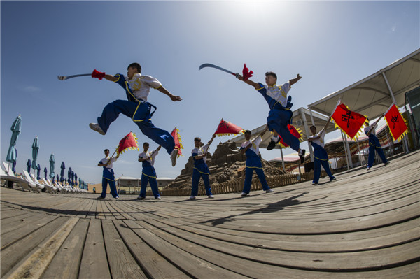 响沙湾,沙漠,度假地,景区,旅游,图片,照片,摄影,内蒙古响沙湾,内蒙古旅游,鄂尔多斯市旅游,莲花酒店,莲花度假酒店,莲沙度假岛,福沙度假岛,悦沙休闲岛,仙沙休闲岛,一粒沙度假村,在线预订,预定,旅行社,AAAAA,5A级旅游景区,库布齐,库布其沙漠,库布其旅游