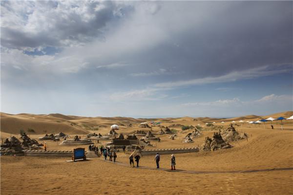 响沙湾,沙漠,度假地,景区,旅游,图片,照片,摄影,内蒙古响沙湾,内蒙古旅游,鄂尔多斯市旅游,莲花酒店,莲花度假酒店,莲沙度假岛,福沙度假岛,悦沙休闲岛,仙沙休闲岛,一粒沙度假村,在线预订,预定,旅行社,AAAAA,5A级旅游景区,库布齐,库布其沙漠,库布其旅游