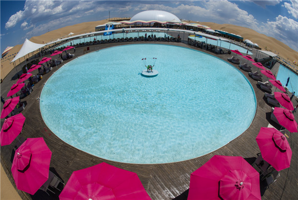 响沙湾,沙漠,度假地,景区,旅游,图片,照片,摄影,内蒙古响沙湾,内蒙古旅游,鄂尔多斯市旅游,莲花酒店,莲花度假酒店,莲沙度假岛,福沙度假岛,悦沙休闲岛,仙沙休闲岛,一粒沙度假村,在线预订,预定,旅行社,AAAAA,5A级旅游景区,库布齐,库布其沙漠,库布其旅游