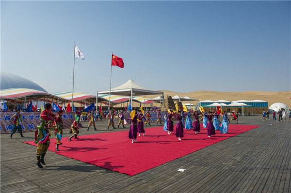 响沙湾,沙漠,度假地,景区,旅游,图片,照片,摄影,内蒙古响沙湾,内蒙古旅游,鄂尔多斯市旅游,莲花酒店,莲花度假酒店,莲沙度假岛,福沙度假岛,悦沙休闲岛,仙沙休闲岛,一粒沙度假村,在线预订,预定,旅行社,AAAAA,5A级旅游景区,库布齐,库布其沙漠,库布其旅游