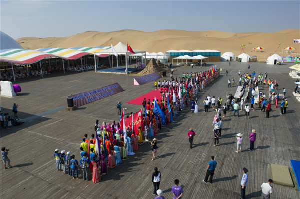 响沙湾,沙漠,度假地,景区,旅游,图片,照片,摄影,内蒙古响沙湾,内蒙古旅游,鄂尔多斯市旅游,莲花酒店,莲花度假酒店,莲沙度假岛,福沙度假岛,悦沙休闲岛,仙沙休闲岛,一粒沙度假村,在线预订,预定,旅行社,AAAAA,5A级旅游景区,库布齐,库布其沙漠,库布其旅游