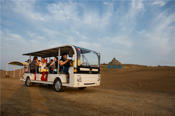 响沙湾,沙漠,度假地,景区,旅游,图片,照片,摄影,内蒙古响沙湾,内蒙古旅游,鄂尔多斯市旅游,莲花酒店,莲花度假酒店,莲沙度假岛,福沙度假岛,悦沙休闲岛,仙沙休闲岛,一粒沙度假村,在线预订,预定,旅行社,AAAAA,5A级旅游景区,库布齐,库布其沙漠,库布其旅游