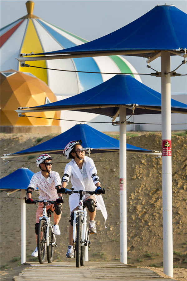 响沙湾,沙漠,度假地,景区,旅游,图片,照片,摄影,内蒙古响沙湾,内蒙古旅游,鄂尔多斯市旅游,莲花酒店,莲花度假酒店,莲沙度假岛,福沙度假岛,悦沙休闲岛,仙沙休闲岛,一粒沙度假村,在线预订,预定,旅行社,AAAAA,5A级旅游景区,库布齐,库布其沙漠,库布其旅游