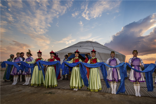 响沙湾,沙漠,度假地,景区,旅游,图片,照片,摄影,内蒙古响沙湾,内蒙古旅游,鄂尔多斯市旅游,莲花酒店,莲花度假酒店,莲沙度假岛,福沙度假岛,悦沙休闲岛,仙沙休闲岛,一粒沙度假村,在线预订,预定,旅行社,AAAAA,5A级旅游景区,库布齐,库布其沙漠,库布其旅游