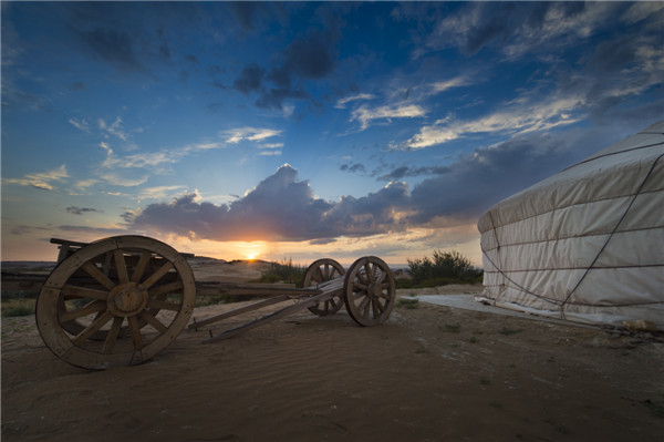响沙湾,沙漠,度假地,景区,旅游,图片,照片,摄影,内蒙古响沙湾,内蒙古旅游,鄂尔多斯市旅游,莲花酒店,莲花度假酒店,莲沙度假岛,福沙度假岛,悦沙休闲岛,仙沙休闲岛,一粒沙度假村,在线预订,预定,旅行社,AAAAA,5A级旅游景区,库布齐,库布其沙漠,库布其旅游