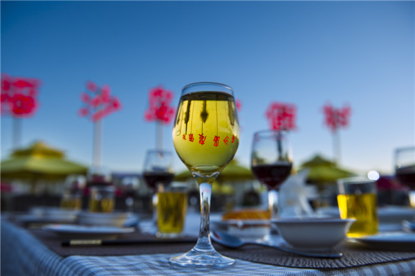 响沙湾,沙漠,度假地,景区,旅游,图片,照片,摄影,内蒙古响沙湾,内蒙古旅游,鄂尔多斯市旅游,莲花酒店,莲花度假酒店,莲沙度假岛,福沙度假岛,悦沙休闲岛,仙沙休闲岛,一粒沙度假村,在线预订,预定,旅行社,AAAAA,5A级旅游景区,库布齐,库布其沙漠,库布其旅游