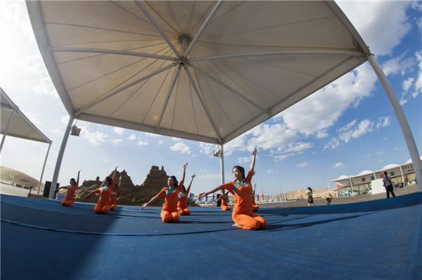 响沙湾,沙漠,度假地,景区,旅游,图片,照片,摄影,内蒙古响沙湾,内蒙古旅游,鄂尔多斯市旅游,莲花酒店,莲花度假酒店,莲沙度假岛,福沙度假岛,悦沙休闲岛,仙沙休闲岛,一粒沙度假村,在线预订,预定,旅行社,AAAAA,5A级旅游景区,库布齐,库布其沙漠,库布其旅游