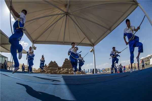 响沙湾,沙漠,度假地,景区,旅游,图片,照片,摄影,内蒙古响沙湾,内蒙古旅游,鄂尔多斯市旅游,莲花酒店,莲花度假酒店,莲沙度假岛,福沙度假岛,悦沙休闲岛,仙沙休闲岛,一粒沙度假村,在线预订,预定,旅行社,AAAAA,5A级旅游景区,库布齐,库布其沙漠,库布其旅游