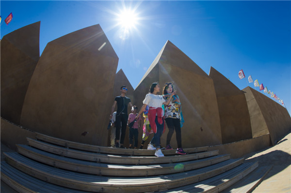 响沙湾,沙漠,度假地,景区,旅游,图片,照片,摄影,内蒙古响沙湾,内蒙古旅游,鄂尔多斯市旅游,莲花酒店,莲花度假酒店,莲沙度假岛,福沙度假岛,悦沙休闲岛,仙沙休闲岛,一粒沙度假村,在线预订,预定,旅行社,AAAAA,5A级旅游景区,库布齐,库布其沙漠,库布其旅游