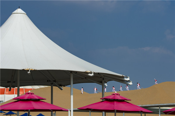 响沙湾,沙漠,度假地,景区,旅游,图片,照片,摄影,内蒙古响沙湾,内蒙古旅游,鄂尔多斯市旅游,莲花酒店,莲花度假酒店,莲沙度假岛,福沙度假岛,悦沙休闲岛,仙沙休闲岛,一粒沙度假村,在线预订,预定,旅行社,AAAAA,5A级旅游景区,库布齐,库布其沙漠,库布其旅游