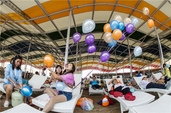 响沙湾,沙漠,度假地,景区,旅游,图片,照片,摄影,内蒙古响沙湾,内蒙古旅游,鄂尔多斯市旅游,莲花酒店,莲花度假酒店,莲沙度假岛,福沙度假岛,悦沙休闲岛,仙沙休闲岛,一粒沙度假村,在线预订,预定,旅行社,AAAAA,5A级旅游景区,库布齐,库布其沙漠,库布其旅游