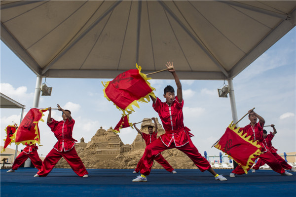 响沙湾,沙漠,度假地,景区,旅游,图片,照片,摄影,内蒙古响沙湾,内蒙古旅游,鄂尔多斯市旅游,莲花酒店,莲花度假酒店,莲沙度假岛,福沙度假岛,悦沙休闲岛,仙沙休闲岛,一粒沙度假村,在线预订,预定,旅行社,AAAAA,5A级旅游景区,库布齐,库布其沙漠,库布其旅游