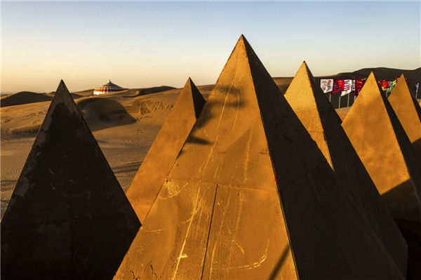 响沙湾,沙漠,度假地,景区,旅游,图片,照片,摄影,内蒙古响沙湾,内蒙古旅游,鄂尔多斯市旅游,莲花酒店,莲花度假酒店,莲沙度假岛,福沙度假岛,悦沙休闲岛,仙沙休闲岛,一粒沙度假村,在线预订,预定,旅行社,AAAAA,5A级旅游景区,库布齐,库布其沙漠,库布其旅游