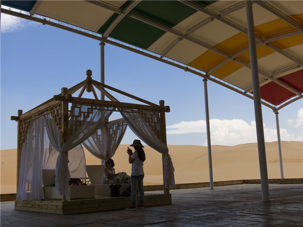 响沙湾,沙漠,度假地,景区,旅游,图片,照片,摄影,内蒙古响沙湾,内蒙古旅游,鄂尔多斯市旅游,莲花酒店,莲花度假酒店,莲沙度假岛,福沙度假岛,悦沙休闲岛,仙沙休闲岛,一粒沙度假村,在线预订,预定,旅行社,AAAAA,5A级旅游景区,库布齐,库布其沙漠,库布其旅游