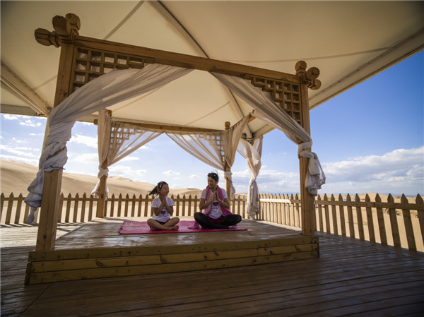 响沙湾,沙漠,度假地,景区,旅游,图片,照片,摄影,内蒙古响沙湾,内蒙古旅游,鄂尔多斯市旅游,莲花酒店,莲花度假酒店,莲沙度假岛,福沙度假岛,悦沙休闲岛,仙沙休闲岛,一粒沙度假村,在线预订,预定,旅行社,AAAAA,5A级旅游景区,库布齐,库布其沙漠,库布其旅游