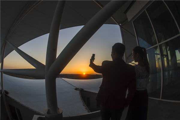 响沙湾,沙漠,度假地,景区,旅游,图片,照片,摄影,内蒙古响沙湾,内蒙古旅游,鄂尔多斯市旅游,莲花酒店,莲花度假酒店,莲沙度假岛,福沙度假岛,悦沙休闲岛,仙沙休闲岛,一粒沙度假村,在线预订,预定,旅行社,AAAAA,5A级旅游景区,库布齐,库布其沙漠,库布其旅游