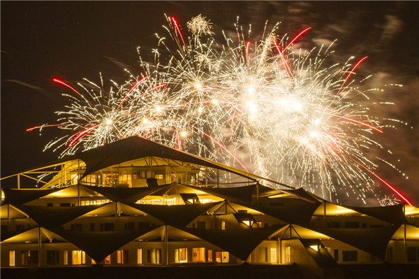 响沙湾,沙漠,度假地,景区,旅游,图片,照片,摄影,内蒙古响沙湾,内蒙古旅游,鄂尔多斯市旅游,莲花酒店,莲花度假酒店,莲沙度假岛,福沙度假岛,悦沙休闲岛,仙沙休闲岛,一粒沙度假村,在线预订,预定,旅行社,AAAAA,5A级旅游景区,库布齐,库布其沙漠,库布其旅游