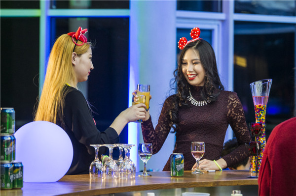 响沙湾,沙漠,度假地,景区,旅游,图片,照片,摄影,内蒙古响沙湾,内蒙古旅游,鄂尔多斯市旅游,莲花酒店,莲花度假酒店,莲沙度假岛,福沙度假岛,悦沙休闲岛,仙沙休闲岛,一粒沙度假村,在线预订,预定,旅行社,AAAAA,5A级旅游景区,库布齐,库布其沙漠,库布其旅游