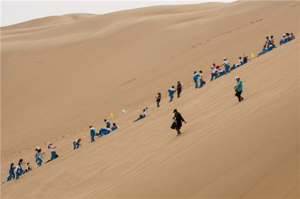 响沙湾,沙漠,度假地,景区,旅游,图片,照片,摄影,内蒙古响沙湾,内蒙古旅游,鄂尔多斯市旅游,莲花酒店,莲花度假酒店,莲沙度假岛,福沙度假岛,悦沙休闲岛,仙沙休闲岛,一粒沙度假村,在线预订,预定,旅行社,AAAAA,5A级旅游景区,库布齐,库布其沙漠,库布其旅游