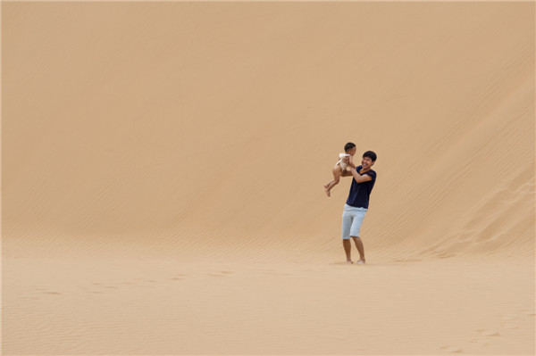 响沙湾,沙漠,度假地,景区,旅游,图片,照片,摄影,内蒙古响沙湾,内蒙古旅游,鄂尔多斯市旅游,莲花酒店,莲花度假酒店,莲沙度假岛,福沙度假岛,悦沙休闲岛,仙沙休闲岛,一粒沙度假村,在线预订,预定,旅行社,AAAAA,5A级旅游景区,库布齐,库布其沙漠,库布其旅游