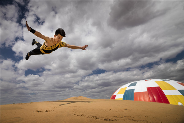 响沙湾,沙漠,度假地,景区,旅游,图片,照片,摄影,内蒙古响沙湾,内蒙古旅游,鄂尔多斯市旅游,莲花酒店,莲花度假酒店,莲沙度假岛,福沙度假岛,悦沙休闲岛,仙沙休闲岛,一粒沙度假村,在线预订,预定,旅行社,AAAAA,5A级旅游景区,库布齐,库布其沙漠,库布其旅游