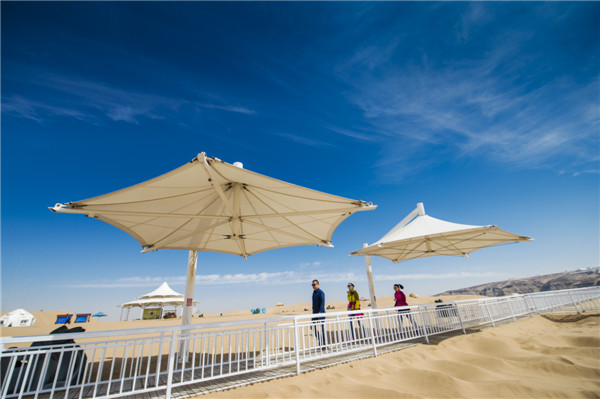 响沙湾,沙漠,度假地,景区,旅游,图片,照片,摄影,内蒙古响沙湾,内蒙古旅游,鄂尔多斯市旅游,莲花酒店,莲花度假酒店,莲沙度假岛,福沙度假岛,悦沙休闲岛,仙沙休闲岛,一粒沙度假村,在线预订,预定,旅行社,AAAAA,5A级旅游景区,库布齐,库布其沙漠,库布其旅游