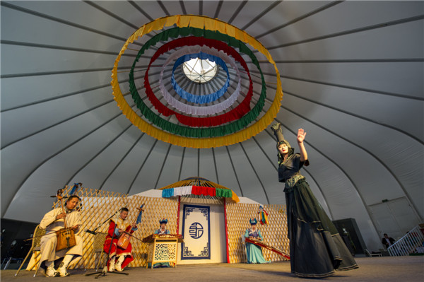 响沙湾,沙漠,度假地,景区,旅游,图片,照片,摄影,内蒙古响沙湾,内蒙古旅游,鄂尔多斯市旅游,莲花酒店,莲花度假酒店,莲沙度假岛,福沙度假岛,悦沙休闲岛,仙沙休闲岛,一粒沙度假村,在线预订,预定,旅行社,AAAAA,5A级旅游景区,库布齐,库布其沙漠,库布其旅游