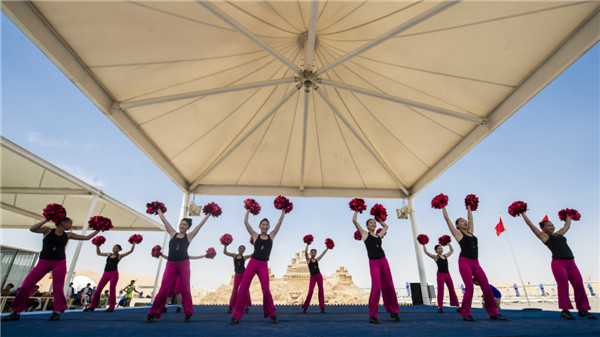 响沙湾,沙漠,度假地,景区,旅游,图片,照片,摄影,内蒙古响沙湾,内蒙古旅游,鄂尔多斯市旅游,莲花酒店,莲花度假酒店,莲沙度假岛,福沙度假岛,悦沙休闲岛,仙沙休闲岛,一粒沙度假村,在线预订,预定,旅行社,AAAAA,5A级旅游景区,库布齐,库布其沙漠,库布其旅游