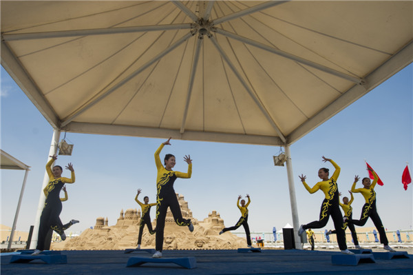 响沙湾,沙漠,度假地,景区,旅游,图片,照片,摄影,内蒙古响沙湾,内蒙古旅游,鄂尔多斯市旅游,莲花酒店,莲花度假酒店,莲沙度假岛,福沙度假岛,悦沙休闲岛,仙沙休闲岛,一粒沙度假村,在线预订,预定,旅行社,AAAAA,5A级旅游景区,库布齐,库布其沙漠,库布其旅游