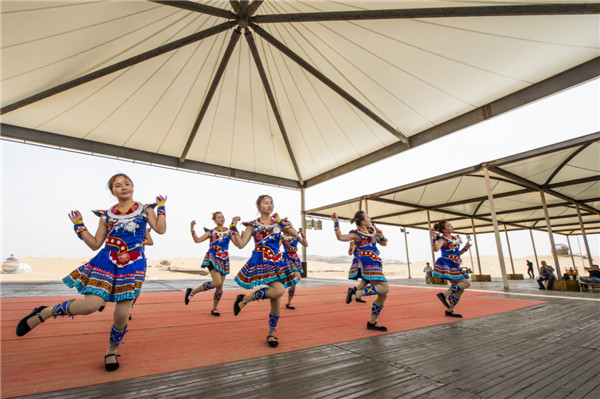 响沙湾,沙漠,度假地,景区,旅游,图片,照片,摄影,内蒙古响沙湾,内蒙古旅游,鄂尔多斯市旅游,莲花酒店,莲花度假酒店,莲沙度假岛,福沙度假岛,悦沙休闲岛,仙沙休闲岛,一粒沙度假村,在线预订,预定,旅行社,AAAAA,5A级旅游景区,库布齐,库布其沙漠,库布其旅游